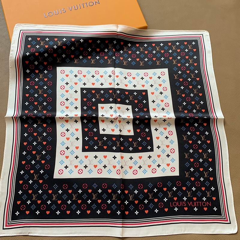 LV silk scarf 50X50cm E14 (2)